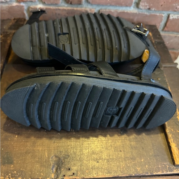 Dr Marten women’s sandals - Picture 2 of 4